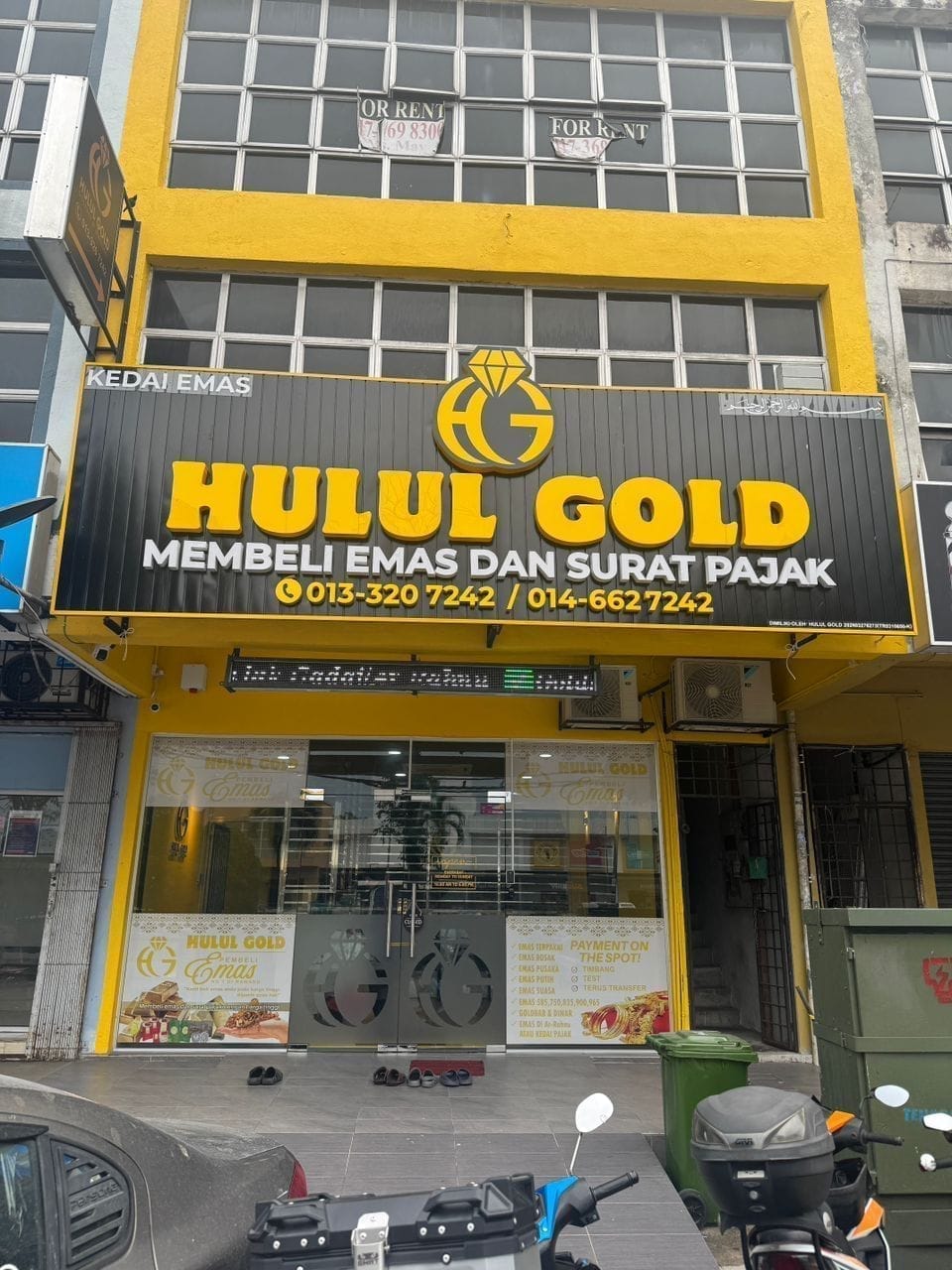 Hadapan kedai Hulul Gold Rawang HQ