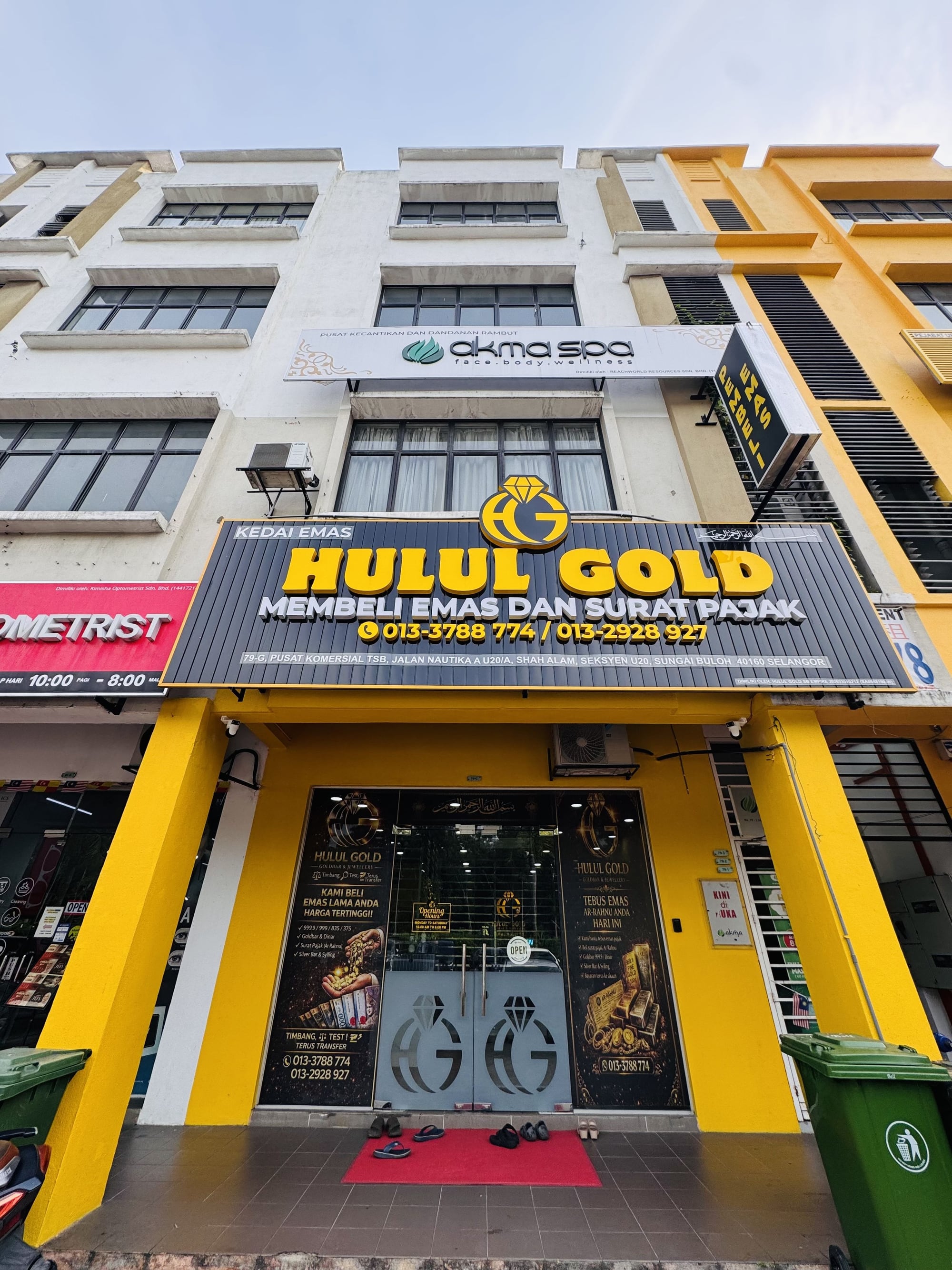 Hadapan kedai Hulul Gold Sungai Buloh