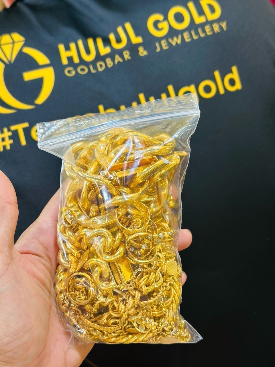 Suasana kedai Hulul Gold