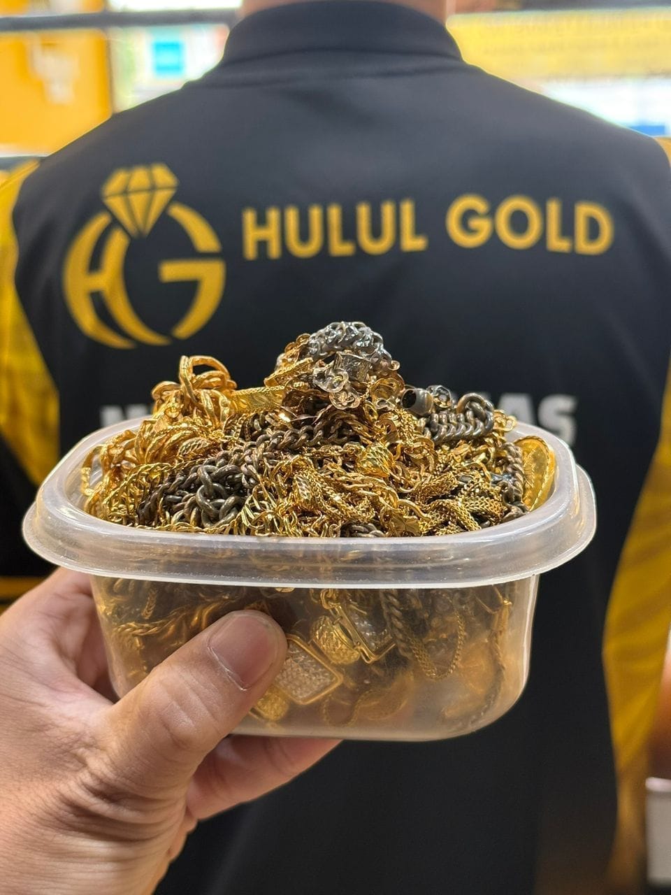 Depan kedai Hulul Gold