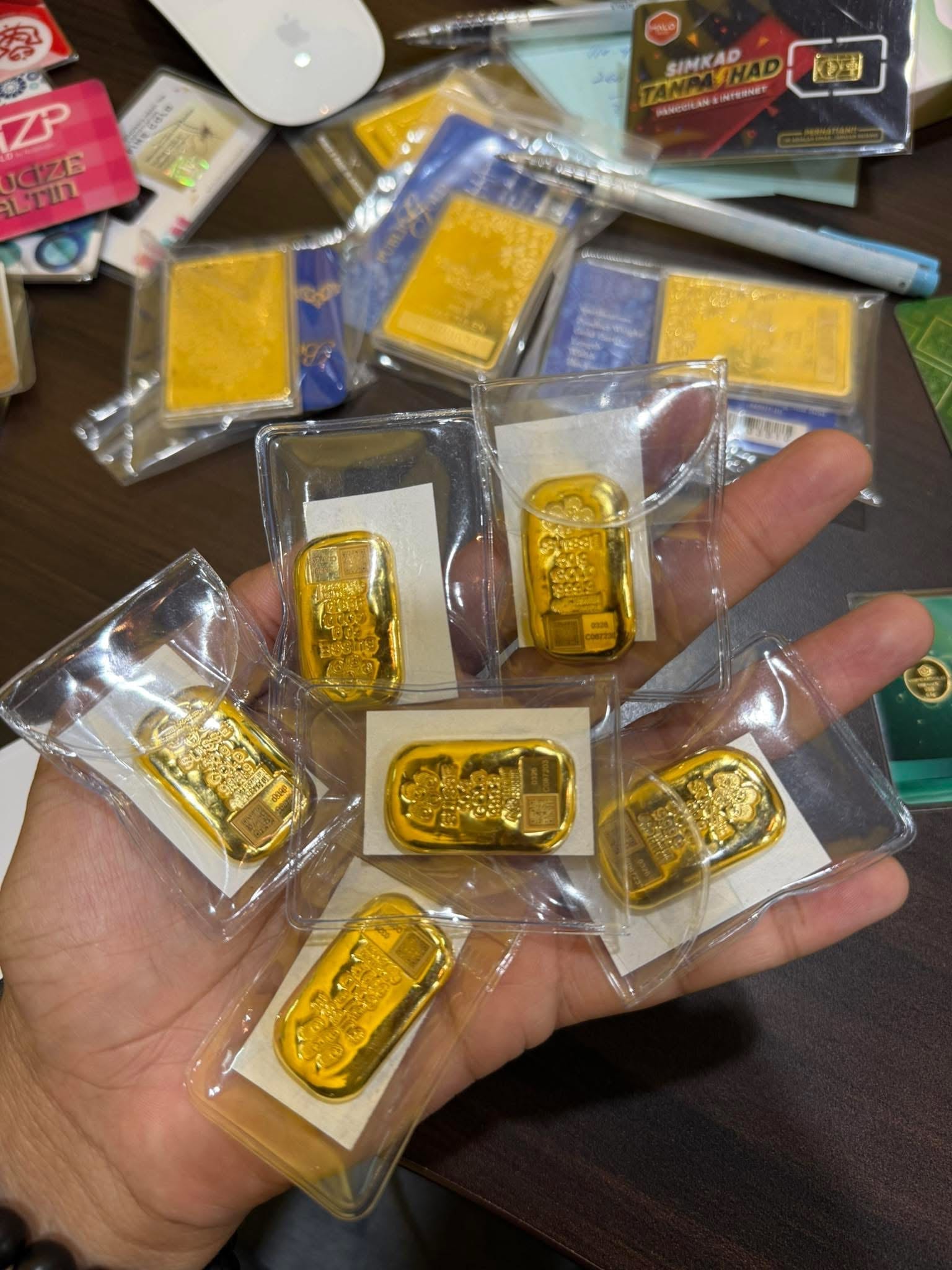 Gold bar PAMP SUISSE Hulul Gold